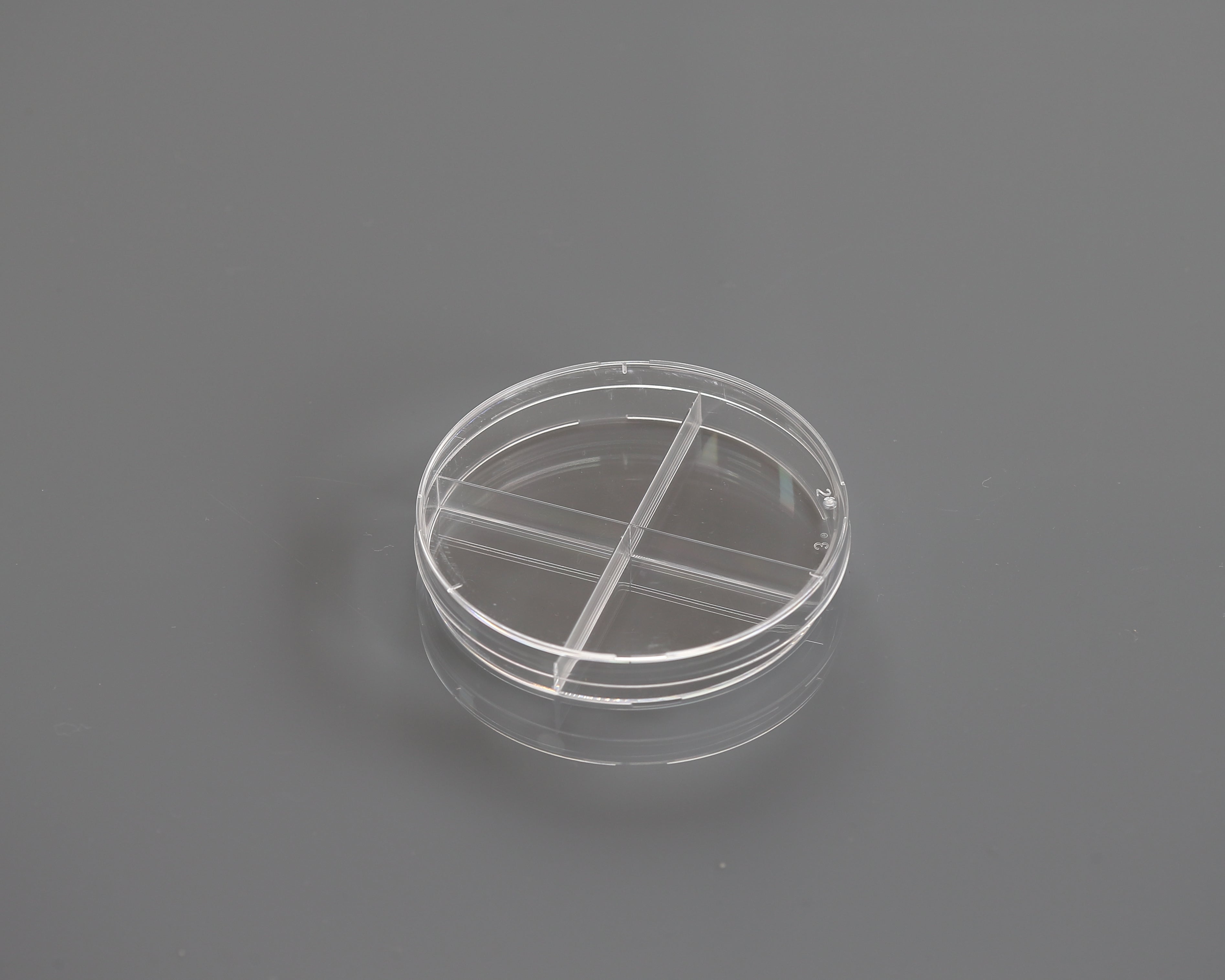 100 x 15 mm Petri Dish, X-Plate (4-section) - NEST Scientific 752031